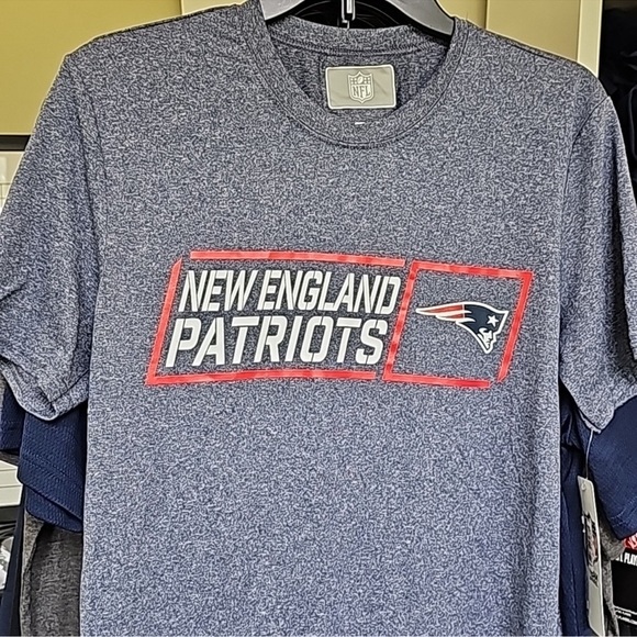 NFL New England Patriots Football Men's T Shirt - New with tags - Picture 3 of 3